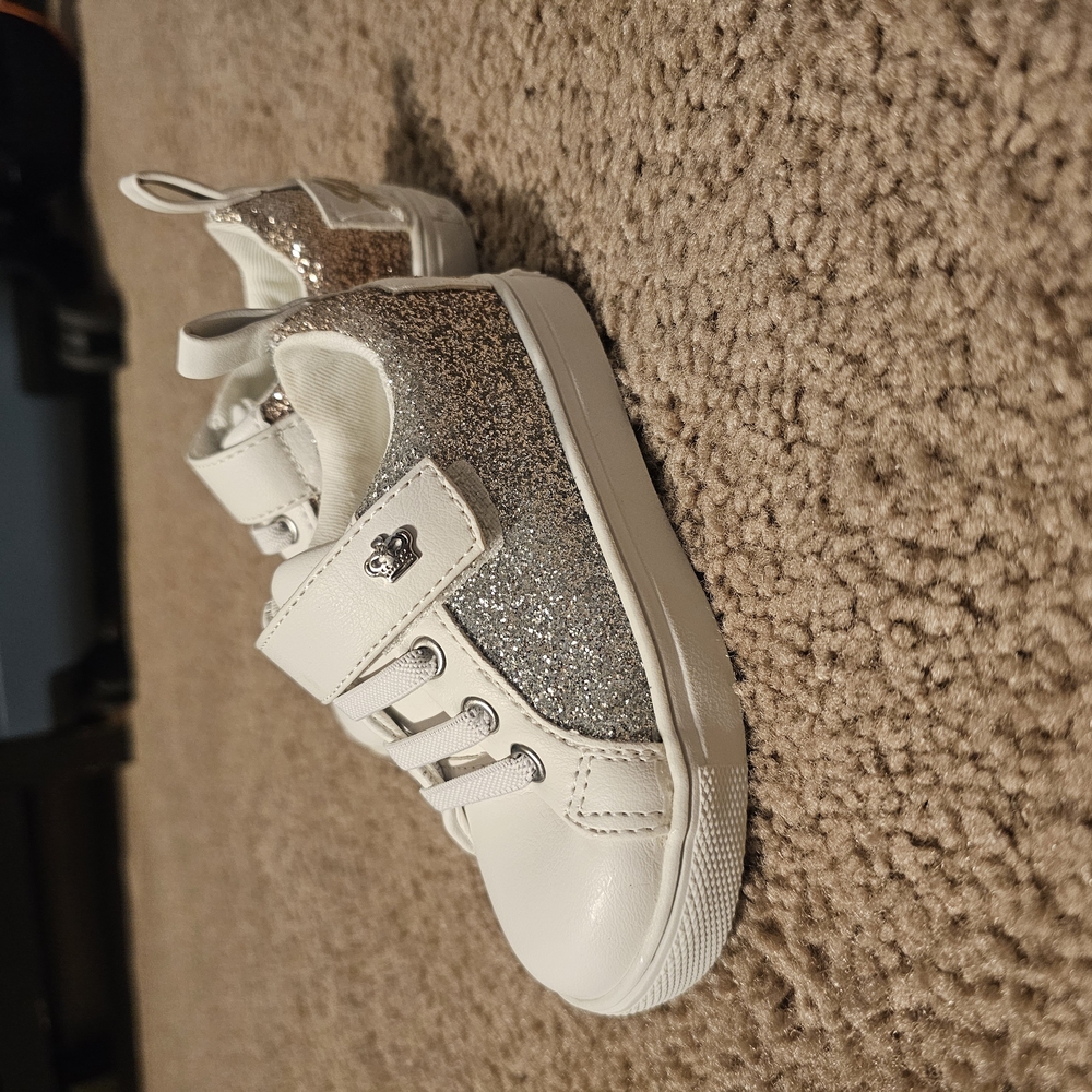Juicy Couture Toddler Silver White Sneakers with Chunky Design